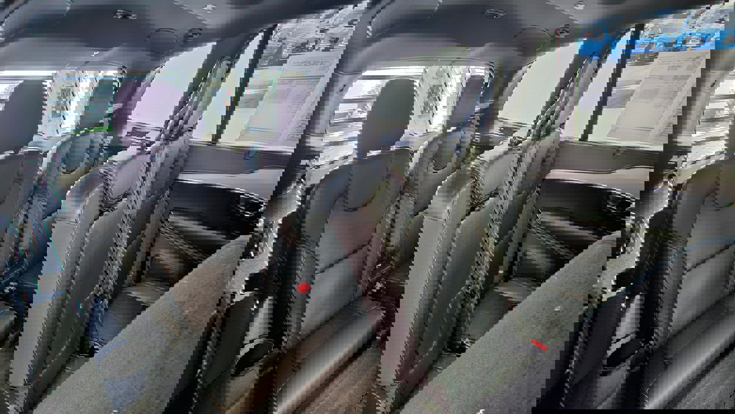 Certified 2022 Volvo XC90 T8 R-Design w/ Advanced Package image 15