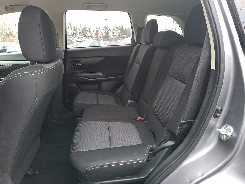 Used 2018 Mitsubishi Outlander SE image 10
