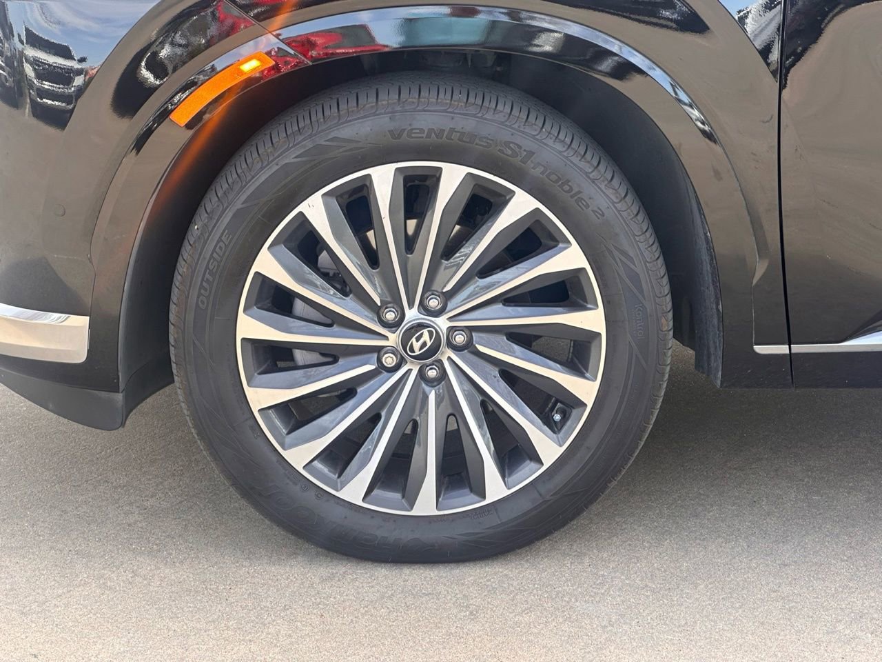 Used 2025 Hyundai Palisade Calligraphy image 7