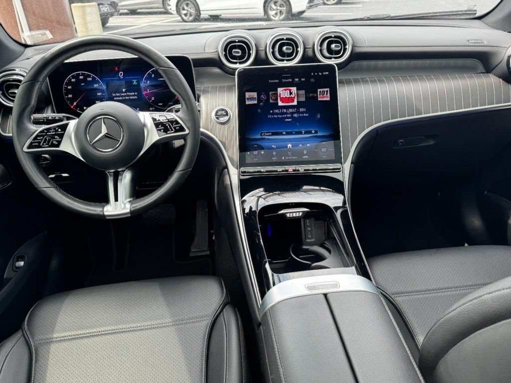 Used 2025 Mercedes-Benz GLC 300 4MATIC image 12