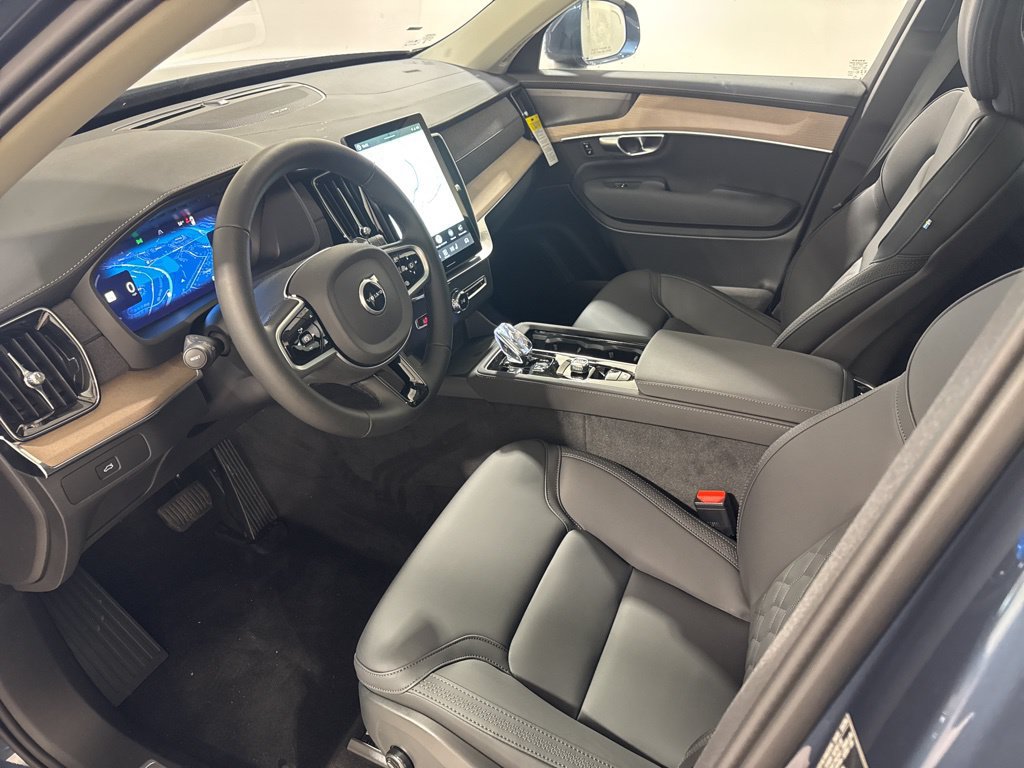 New 2026 Volvo XC90 B6 Plus w/ Protection Package AWD/4WD image 18