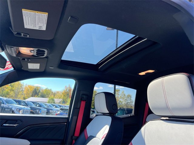 Used 2024 GMC Canyon AT4X image 19