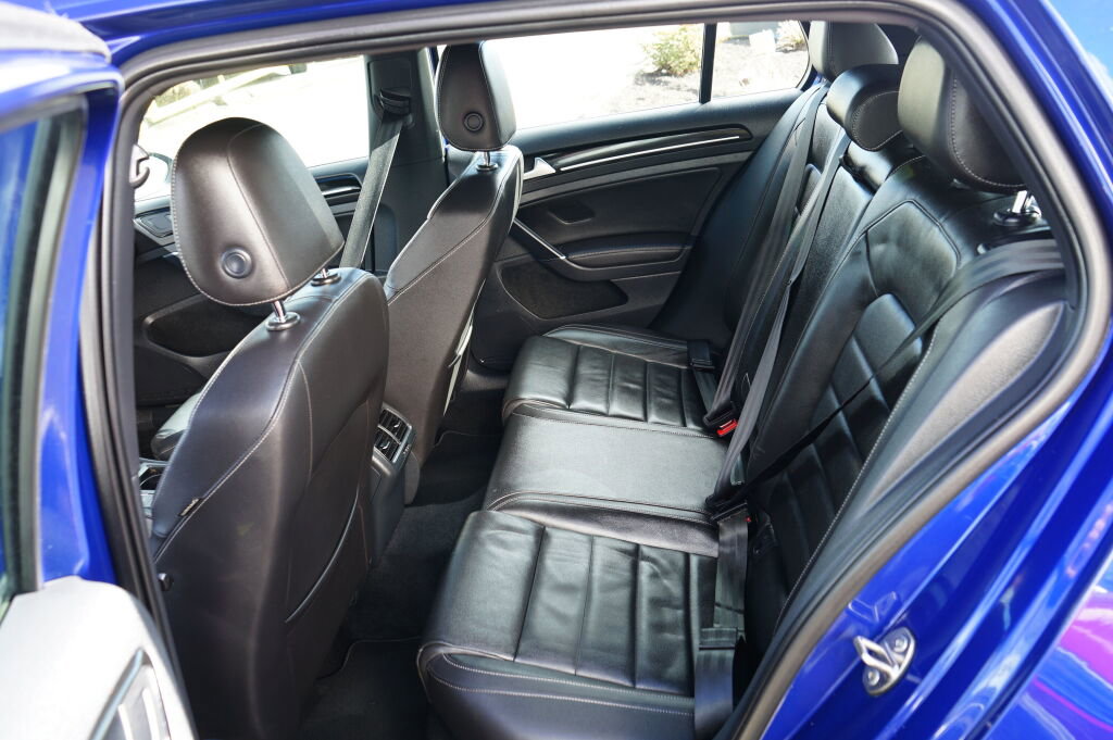 Used 2015 Volkswagen Golf R 4-Door image 13