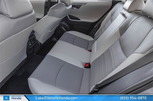 Used 2020 Toyota RAV4 Limited image 28