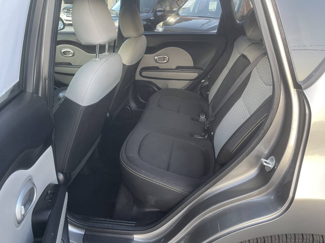 Used 2016 Kia Soul + FWD image 23