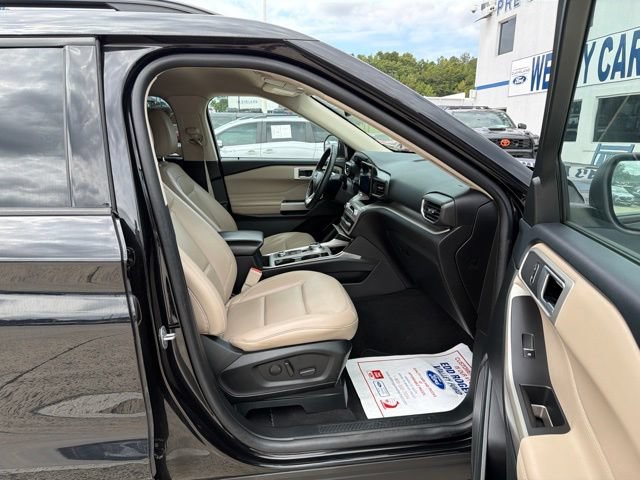 Used 2023 Ford Explorer XLT w/ Equipment Group 202A AWD/4WD image 31