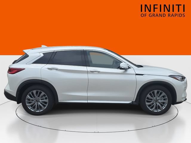 Used 2024 INFINITI QX50 Luxe AWD/4WD image 4