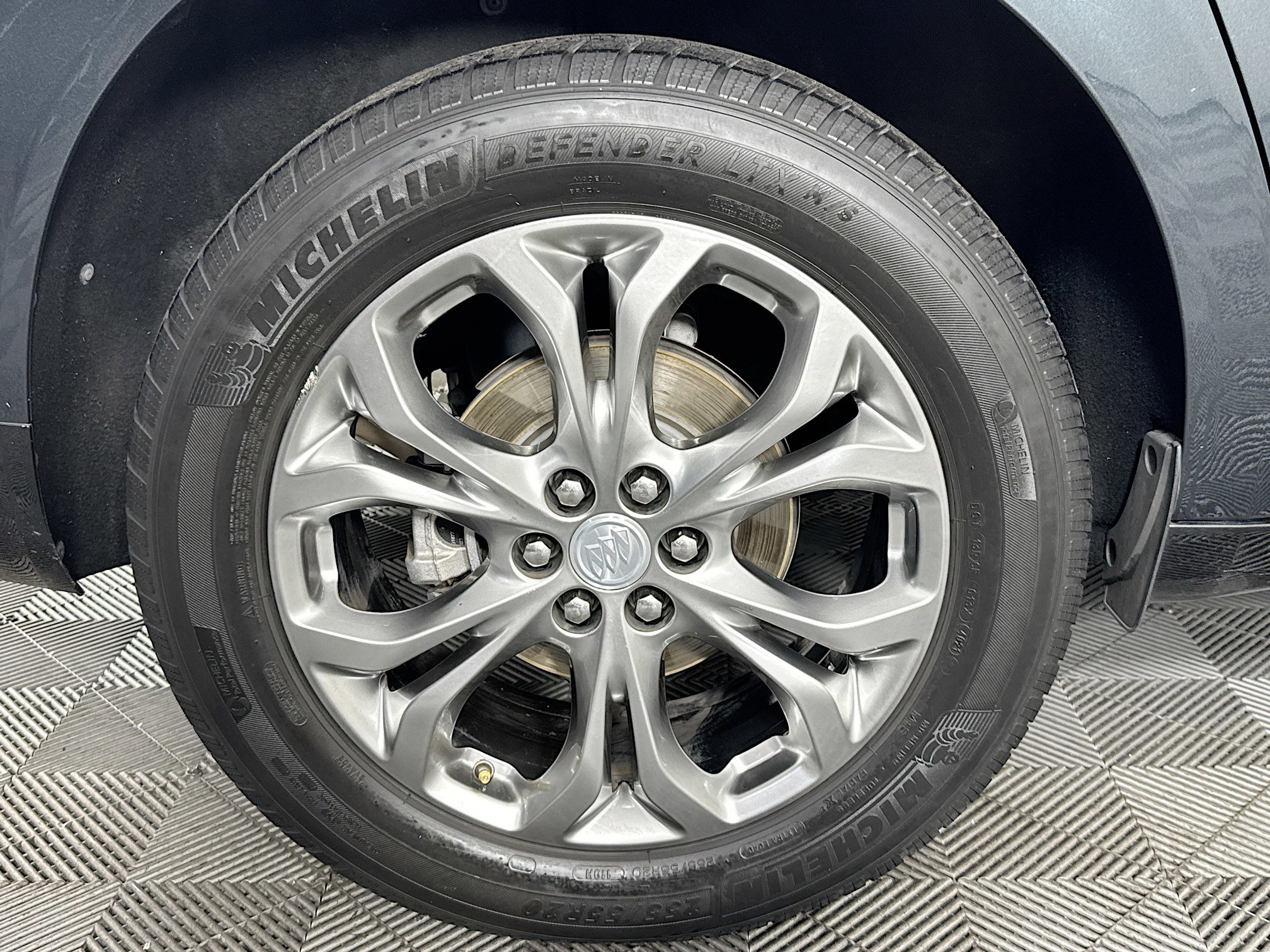 Used 2019 Buick Enclave Avenir w/ Avenir Technology Package AWD/4WD image 32