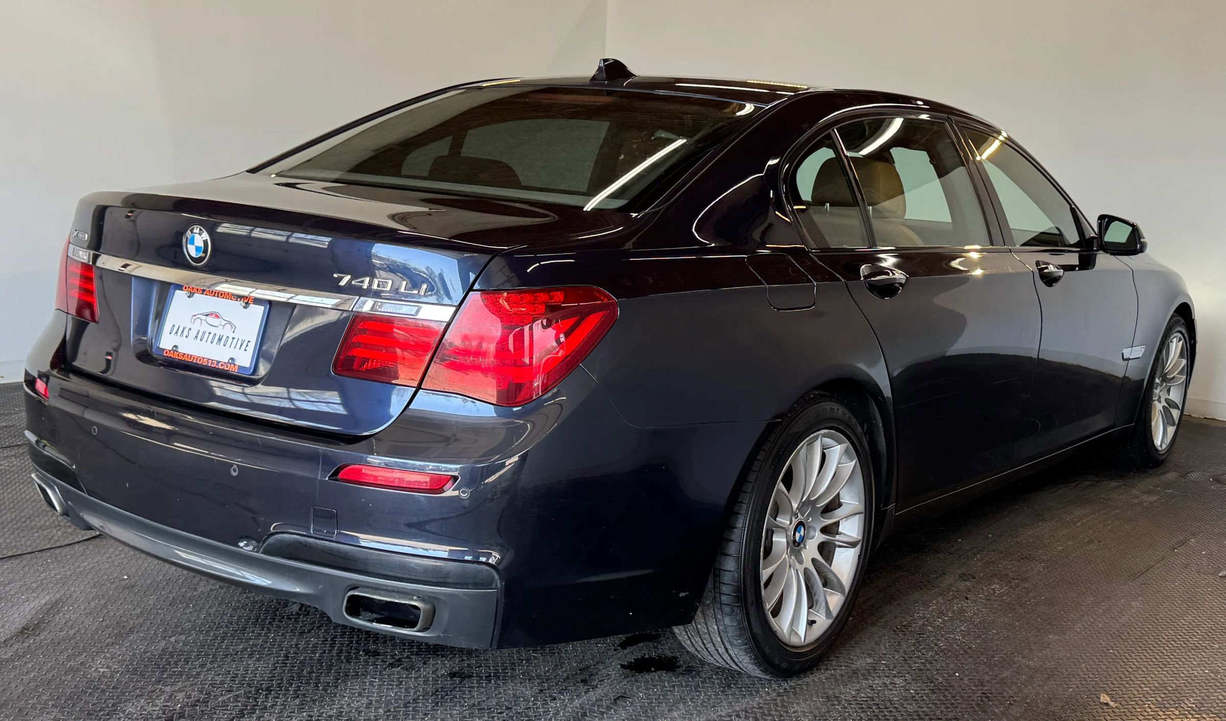 Used 2015 BMW 740Li image 5