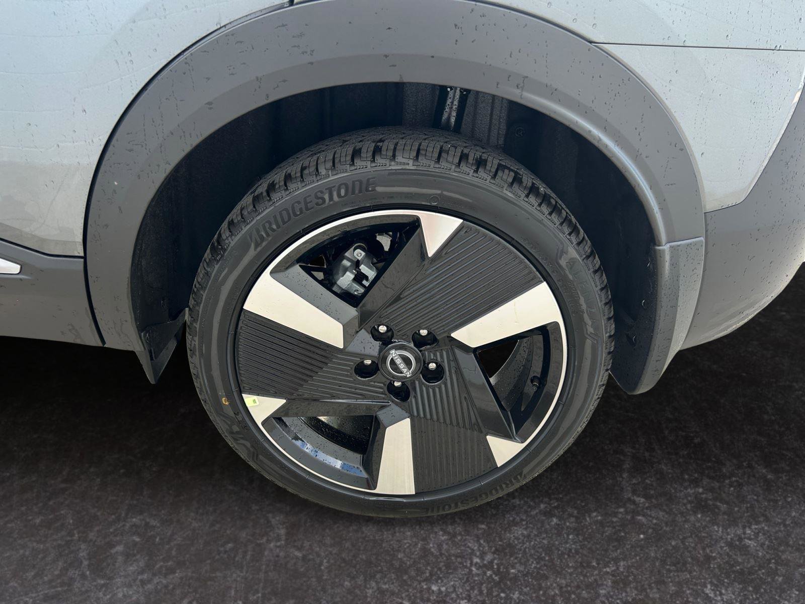 New 2025 Nissan Kicks SR w/ SR Premium Package AWD/4WD image 27