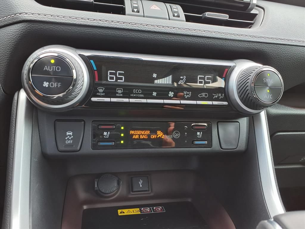Used 2022 Toyota RAV4 Limited AWD/4WD image 26