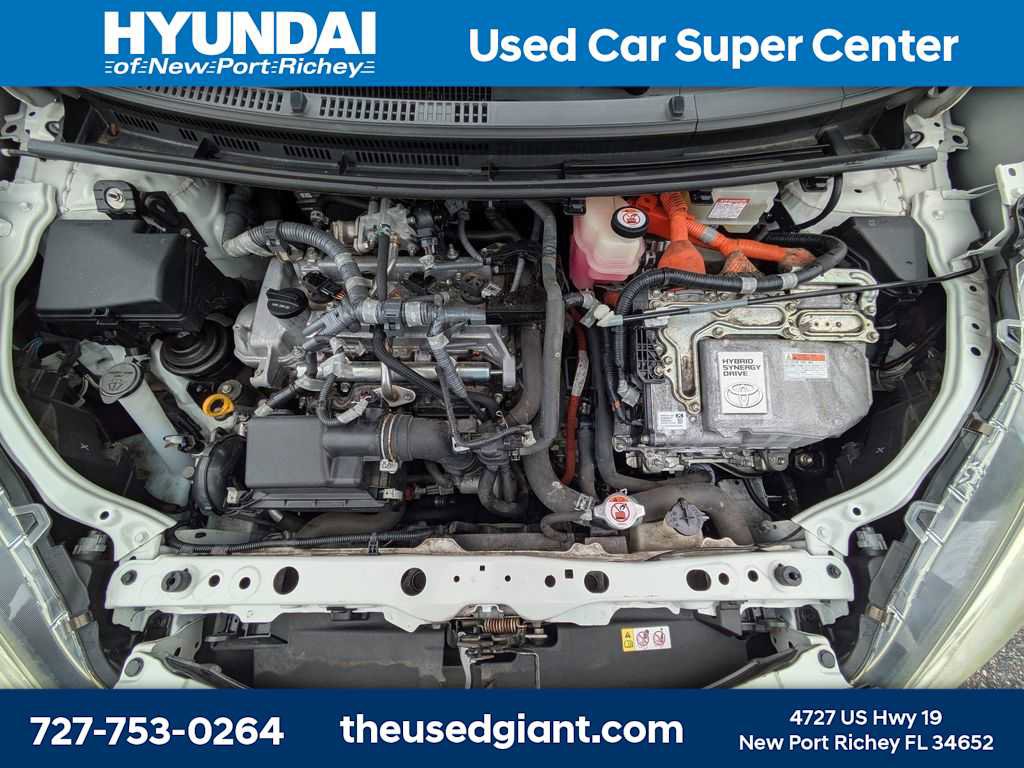 Used 2018 Toyota Prius C Two image 14