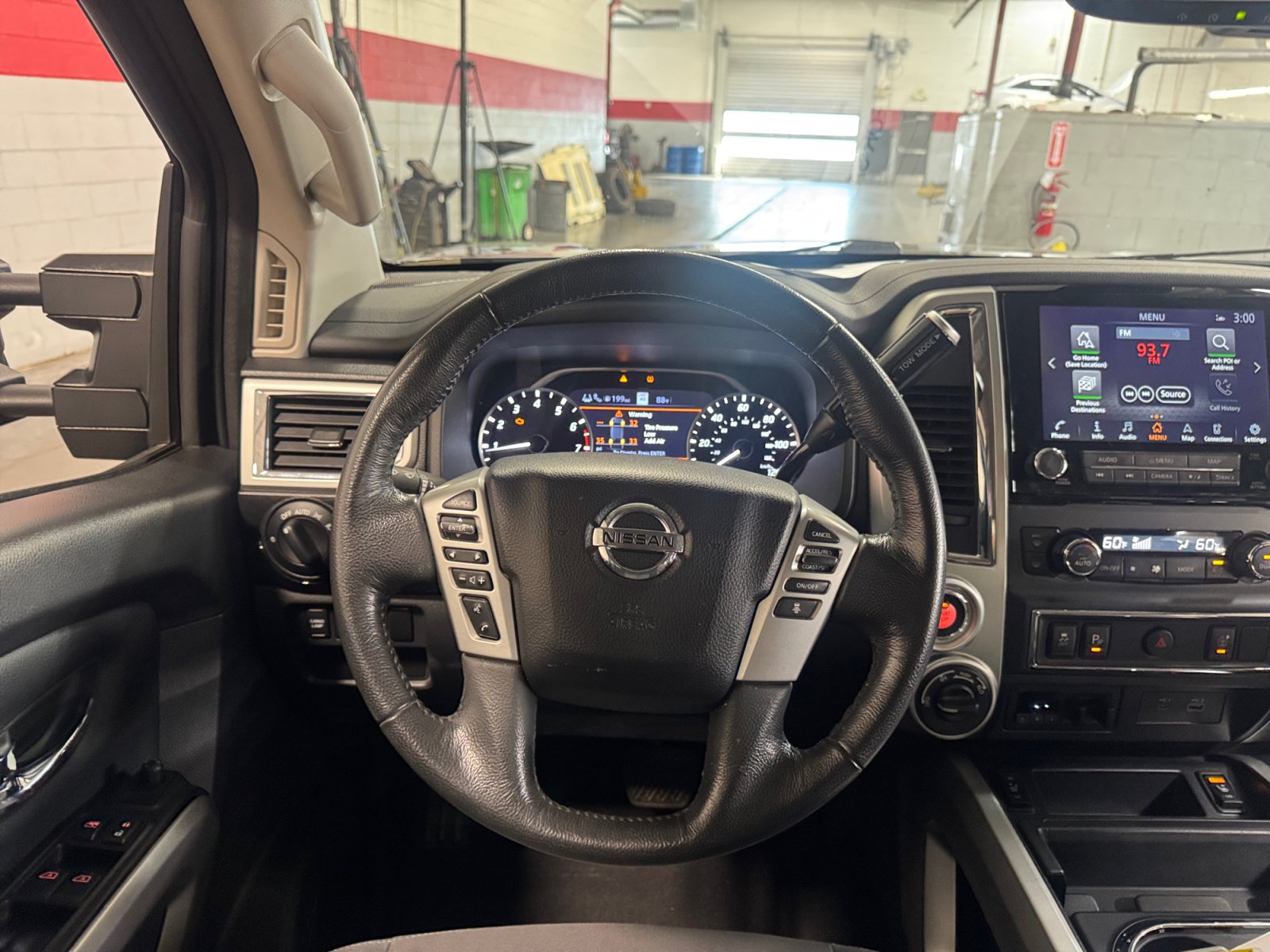 Used 2020 Nissan Titan SV w/ SV Convenience Package AWD/4WD image 9