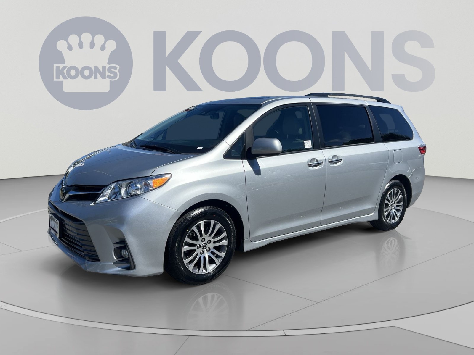 Used 2020 Toyota Sienna XLE w/ XLE Navigation Package