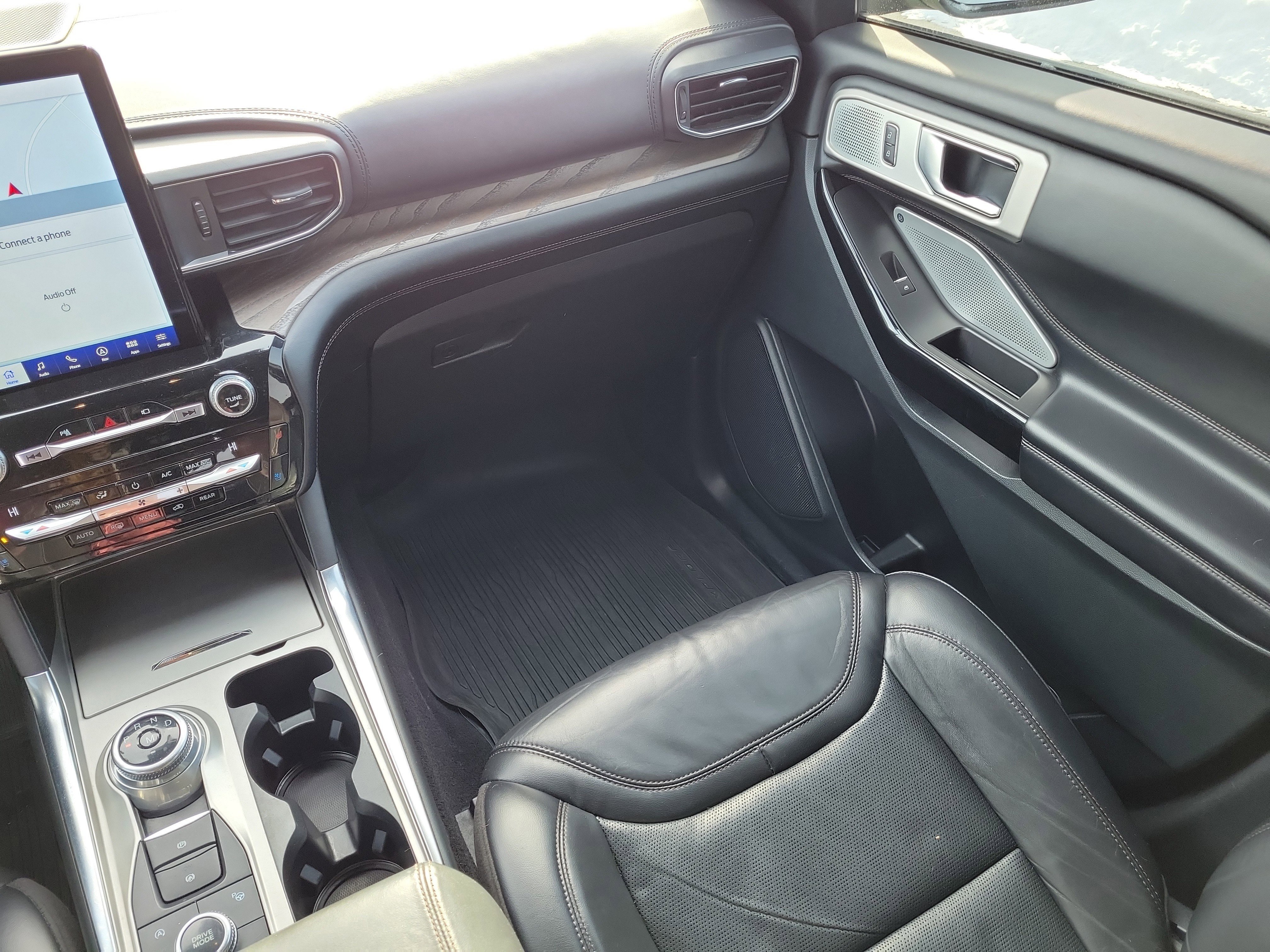 Used 2021 Ford Explorer Platinum w/ Equipment Group 601A image 17