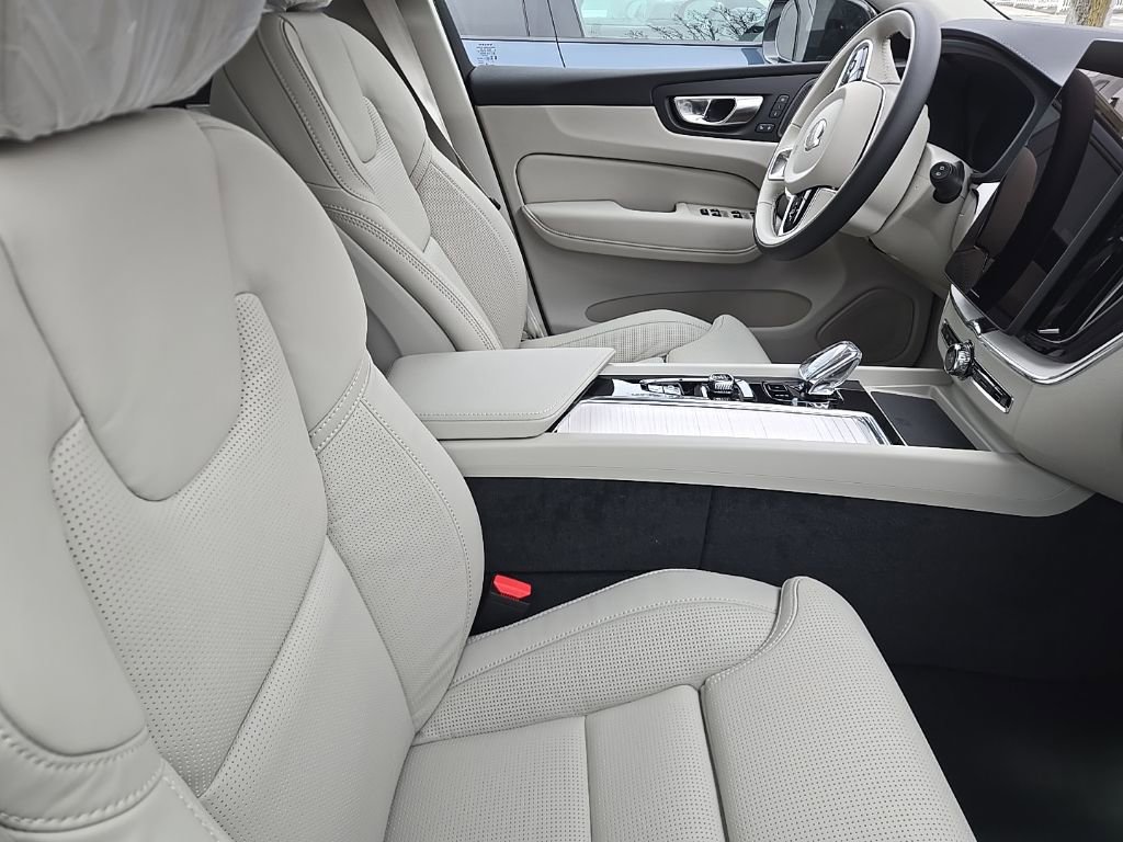 New 2026 Volvo XC60 T8 Ultra w/ Protection Package Premier AWD/4WD image 6