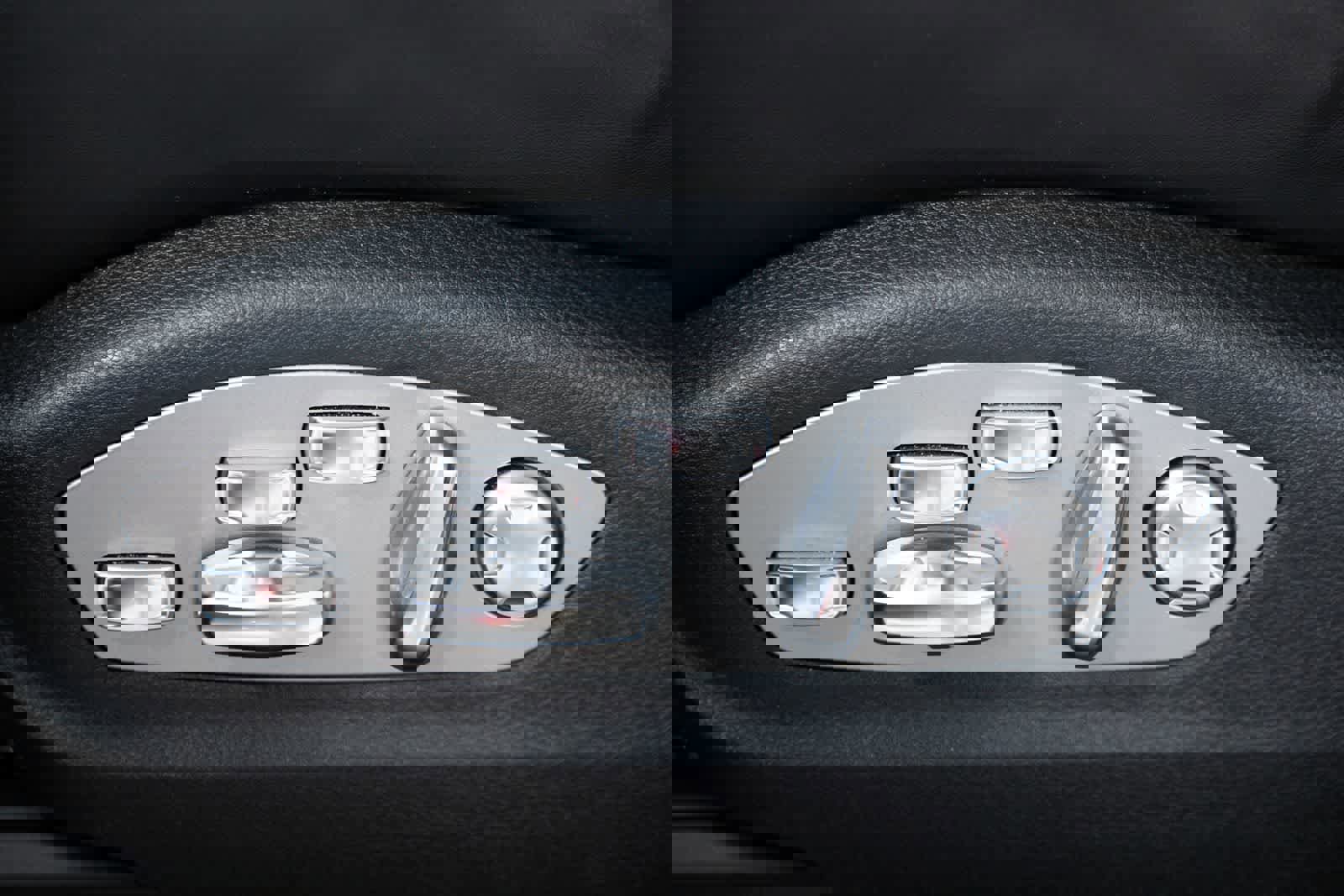 Certified 2026 Porsche Macan image 24