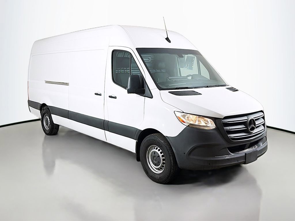 Used 2022 Mercedes-Benz Sprinter 2500 image 32