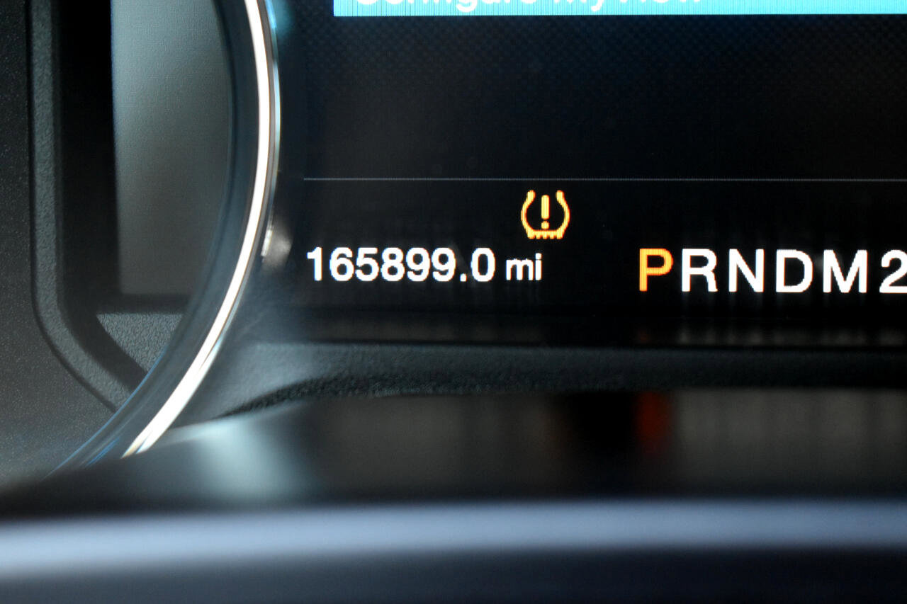 Used 2015 Ford F150 Lariat image 18