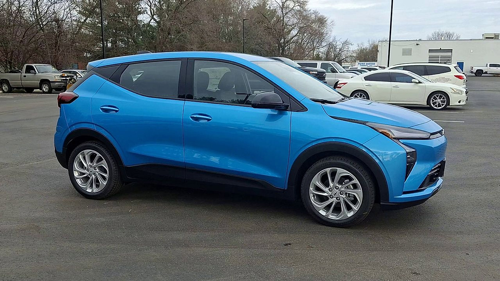 New 2027 Chevrolet Bolt LT w/ Comfort Package image 4