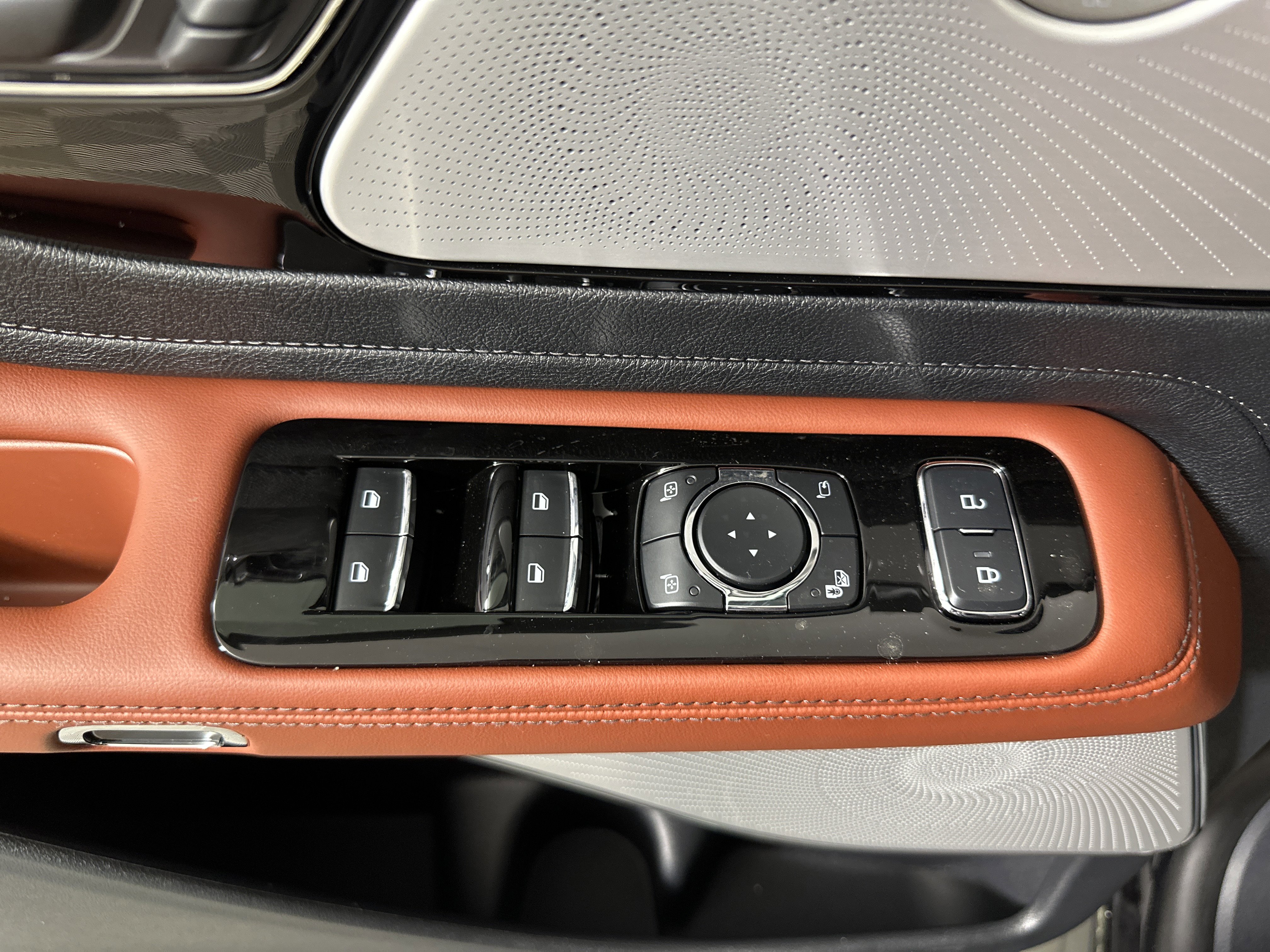 New 2025 Lincoln Aviator Reserve image 11