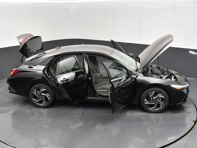 Used 2025 Hyundai Elantra SEL FWD image 50