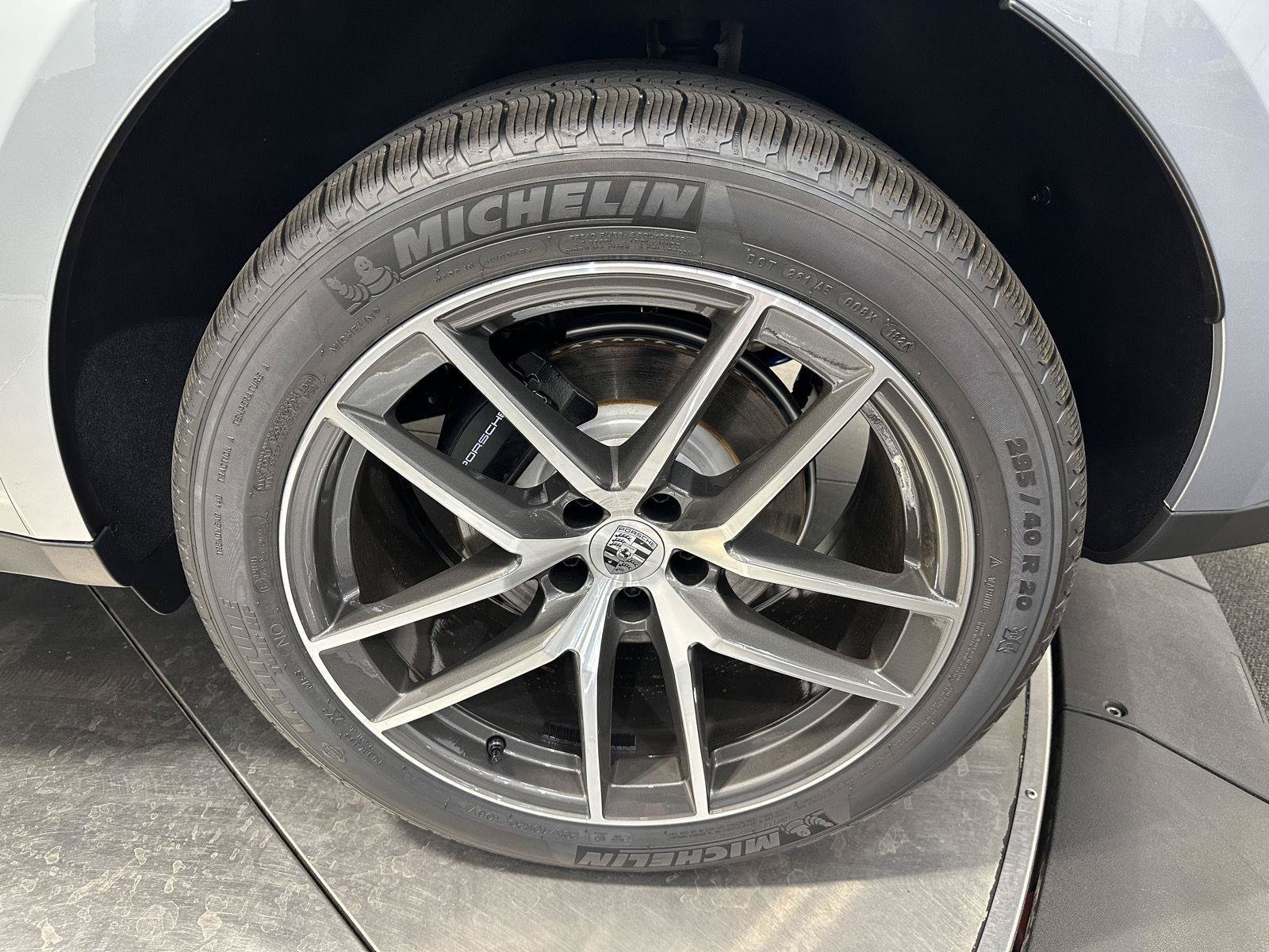 New 2026 Porsche Macan AWD/4WD image 12