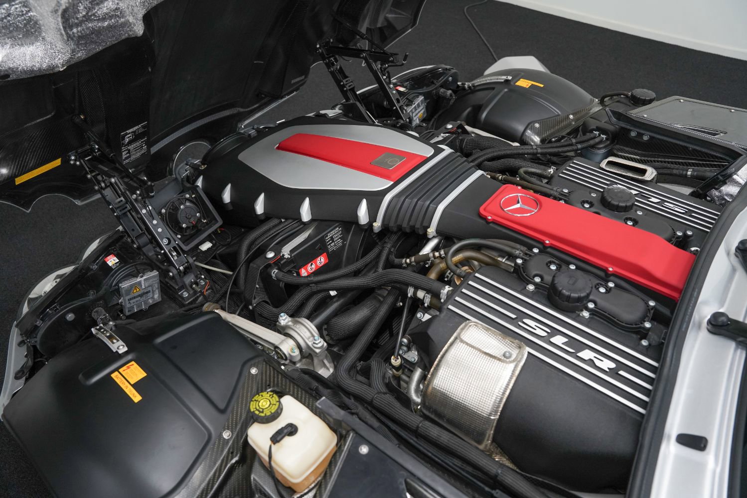 Used 2005 Mercedes-Benz SLR Coupe image 52