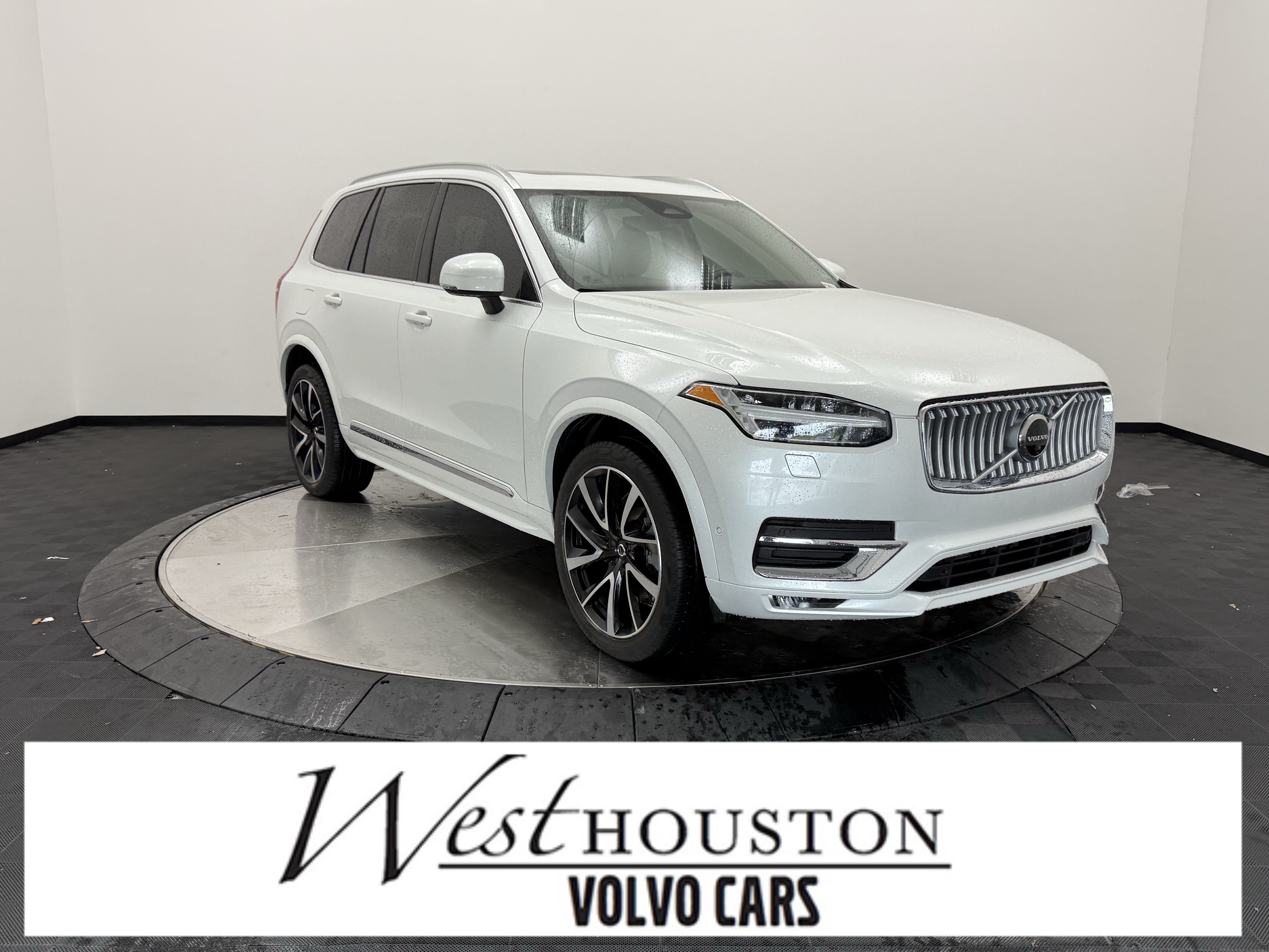Used 2023 Volvo XC90 B5 Plus w/ Protection Package Premier AWD/4WD image 1