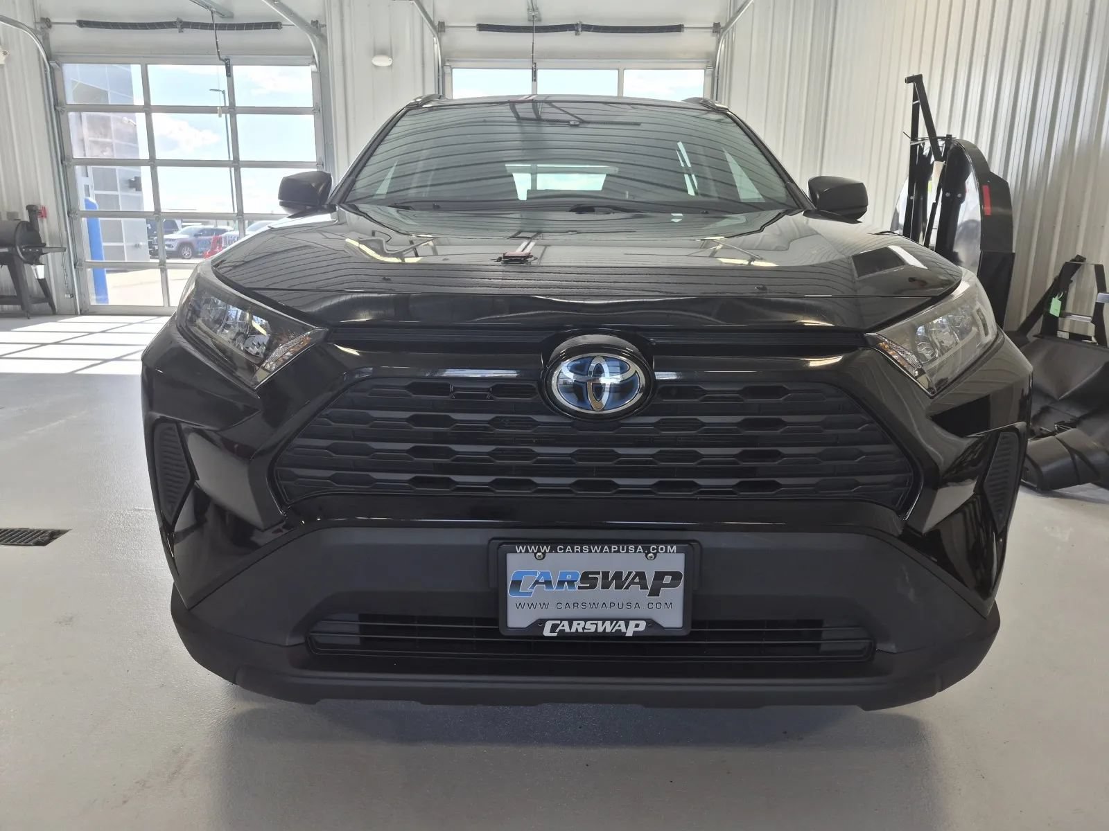Used 2022 Toyota RAV4 LE AWD/4WD image 6