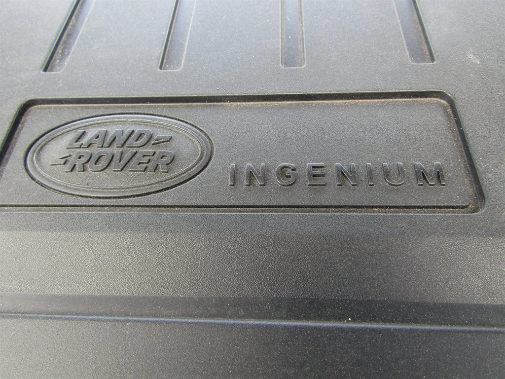 Used 2018 Land Rover Range Rover Evoque SE image 12