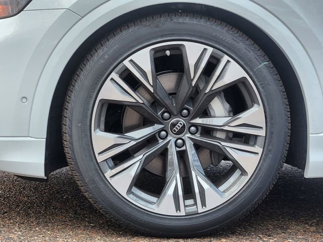 New 2026 Audi Q8 Premium Plus AWD/4WD image 10