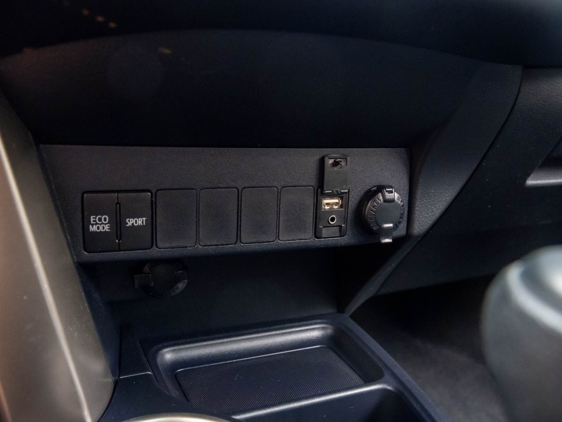 Used 2015 Toyota RAV4 XLE image 25