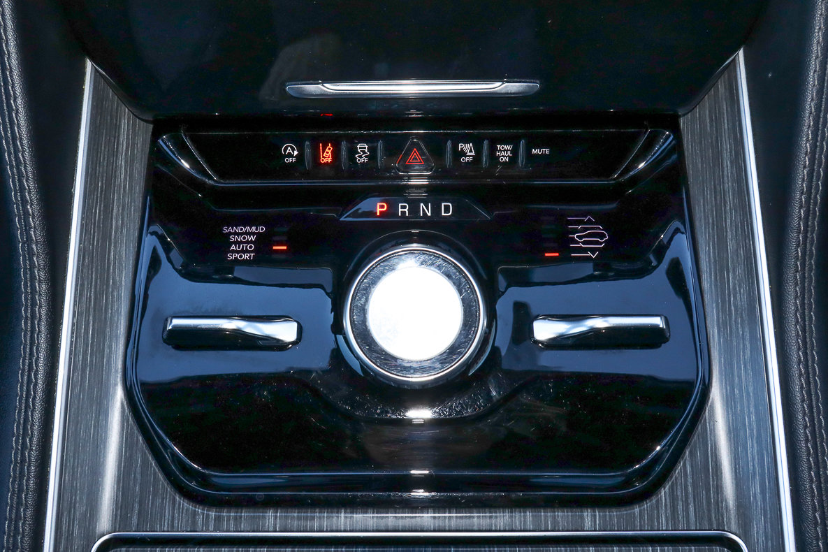 Used 2024 Jeep Wagoneer Series III image 25