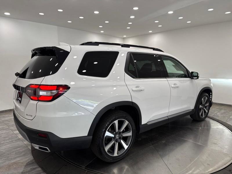Used 2025 Honda Pilot Elite image 6