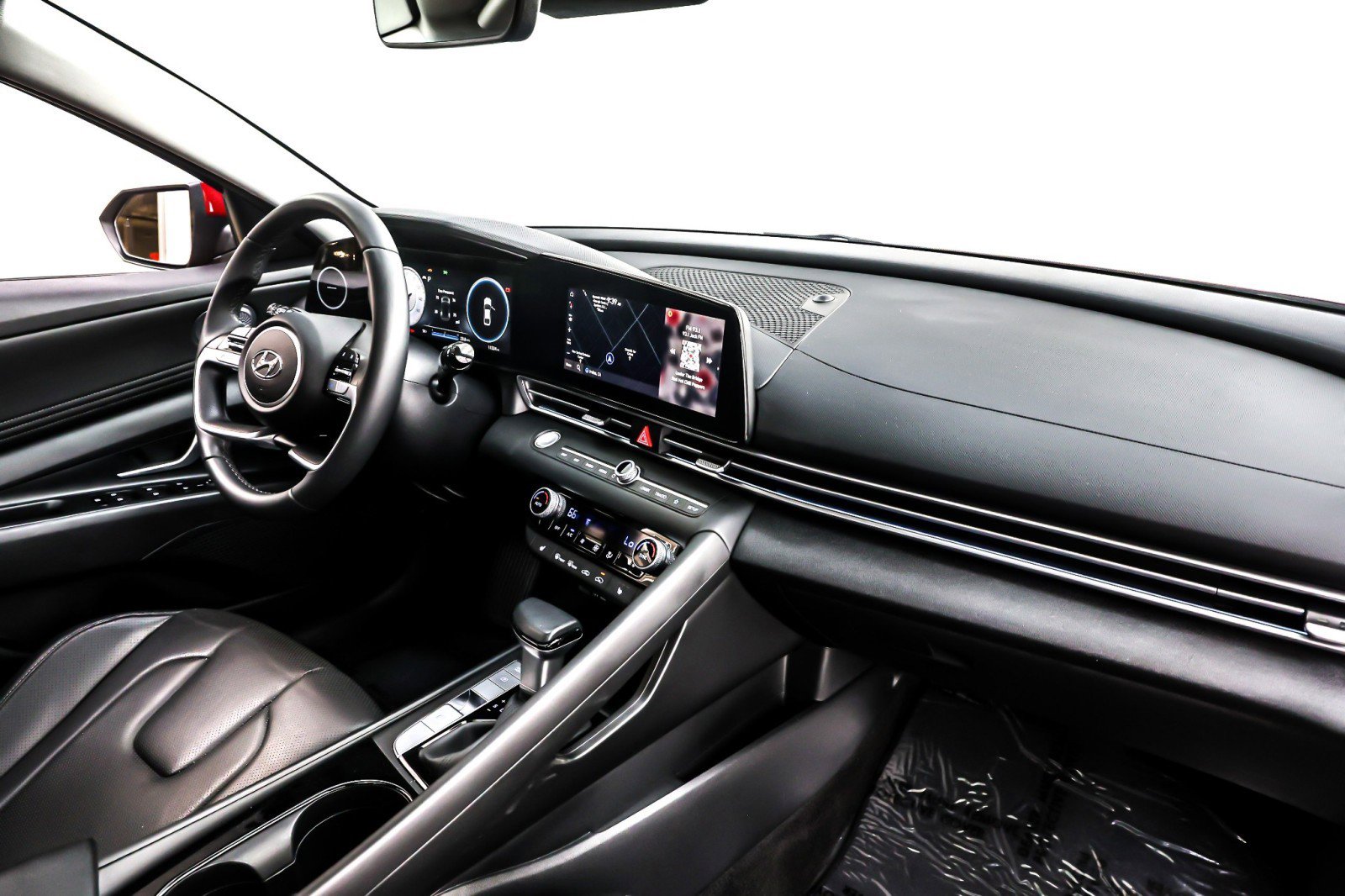 Used 2023 Hyundai Elantra Limited image 16