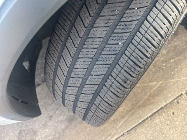 Used 2019 Volkswagen Tiguan SEL Premium R-Line w/ 3rd Row Seat Package image 9