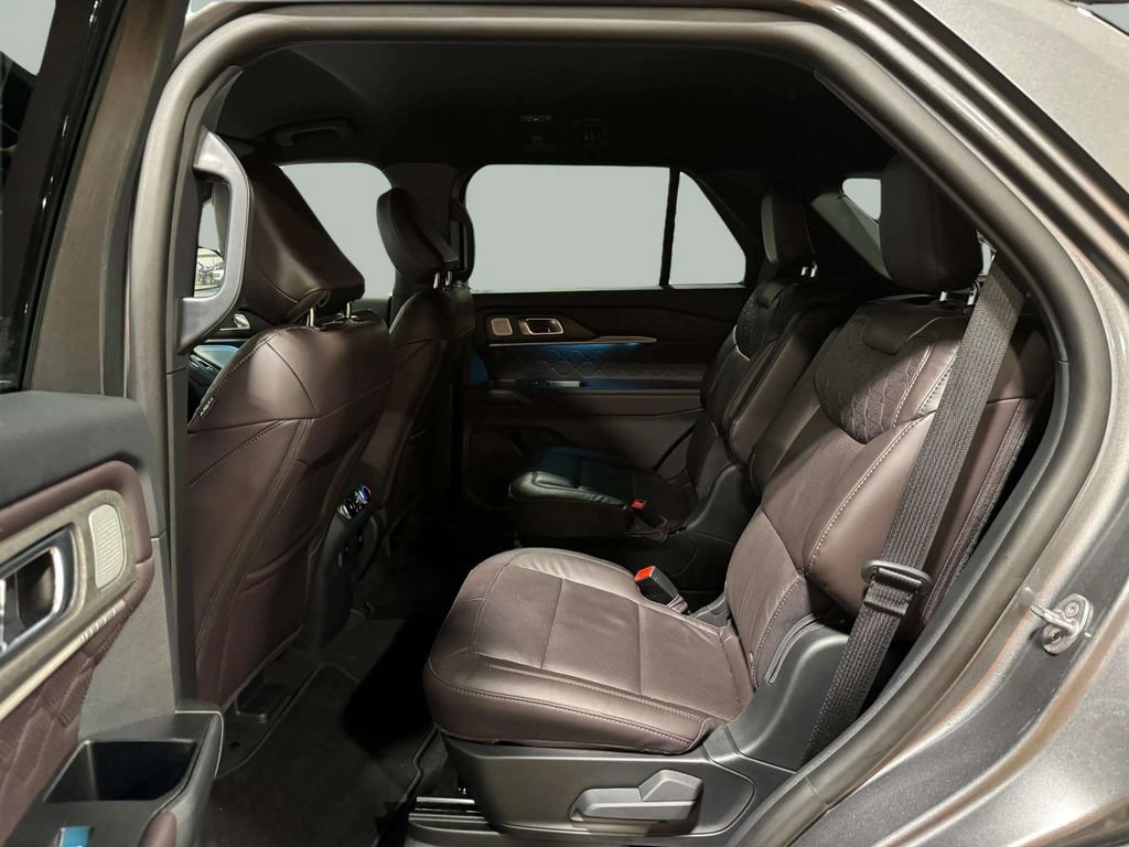 Used 2026 Ford Explorer Platinum w/ LUX Leather Package AWD/4WD image 22