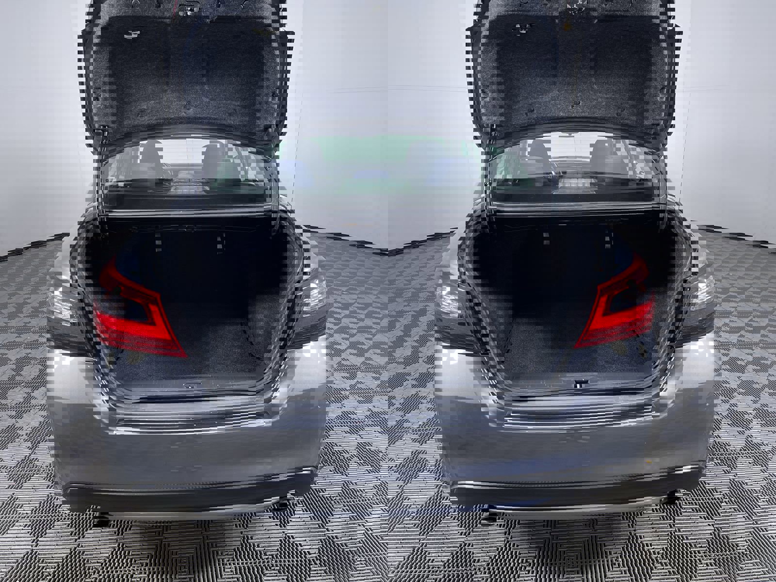 Used 2017 Nissan Altima 2.5 SR w/ LED Appearance Package image 23