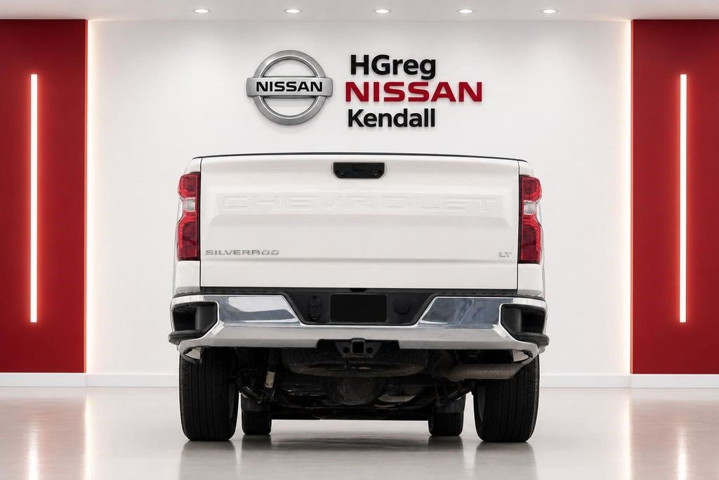 Used 2024 Chevrolet Silverado 1500 LT AWD/4WD image 8