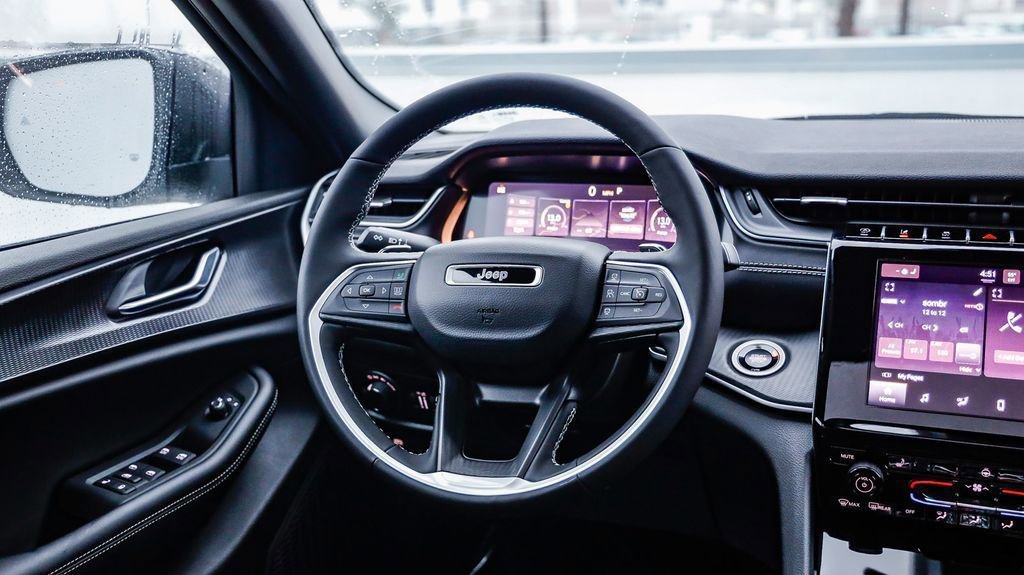 New 2025 Jeep Grand Cherokee Altitude image 16