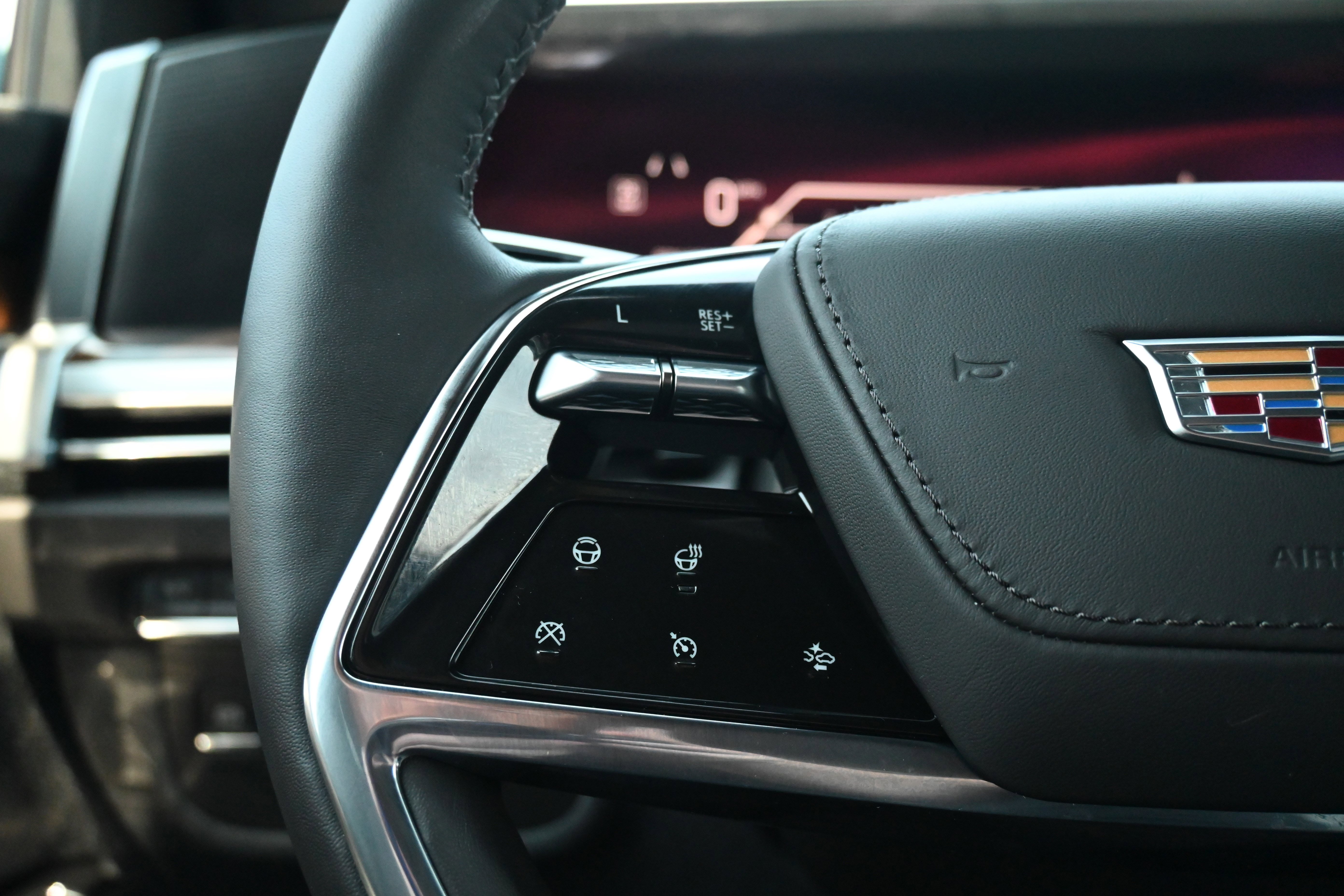 Used 2026 Cadillac Escalade Platinum Sport w/ LPO, ONYX Package image 36