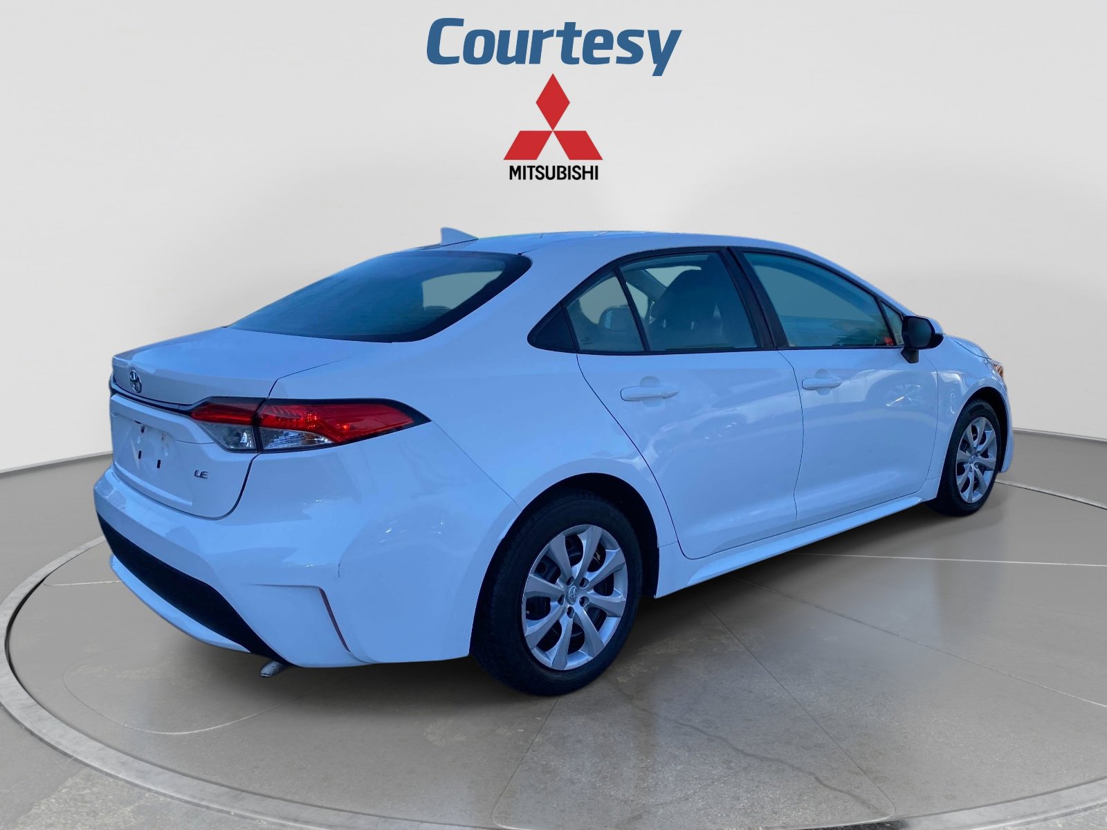 Used 2021 Toyota Corolla LE FWD image 6