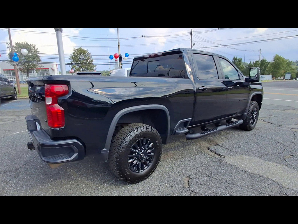 Used 2022 Chevrolet Silverado 2500 LT w/ Midnight Edition AWD/4WD image 8