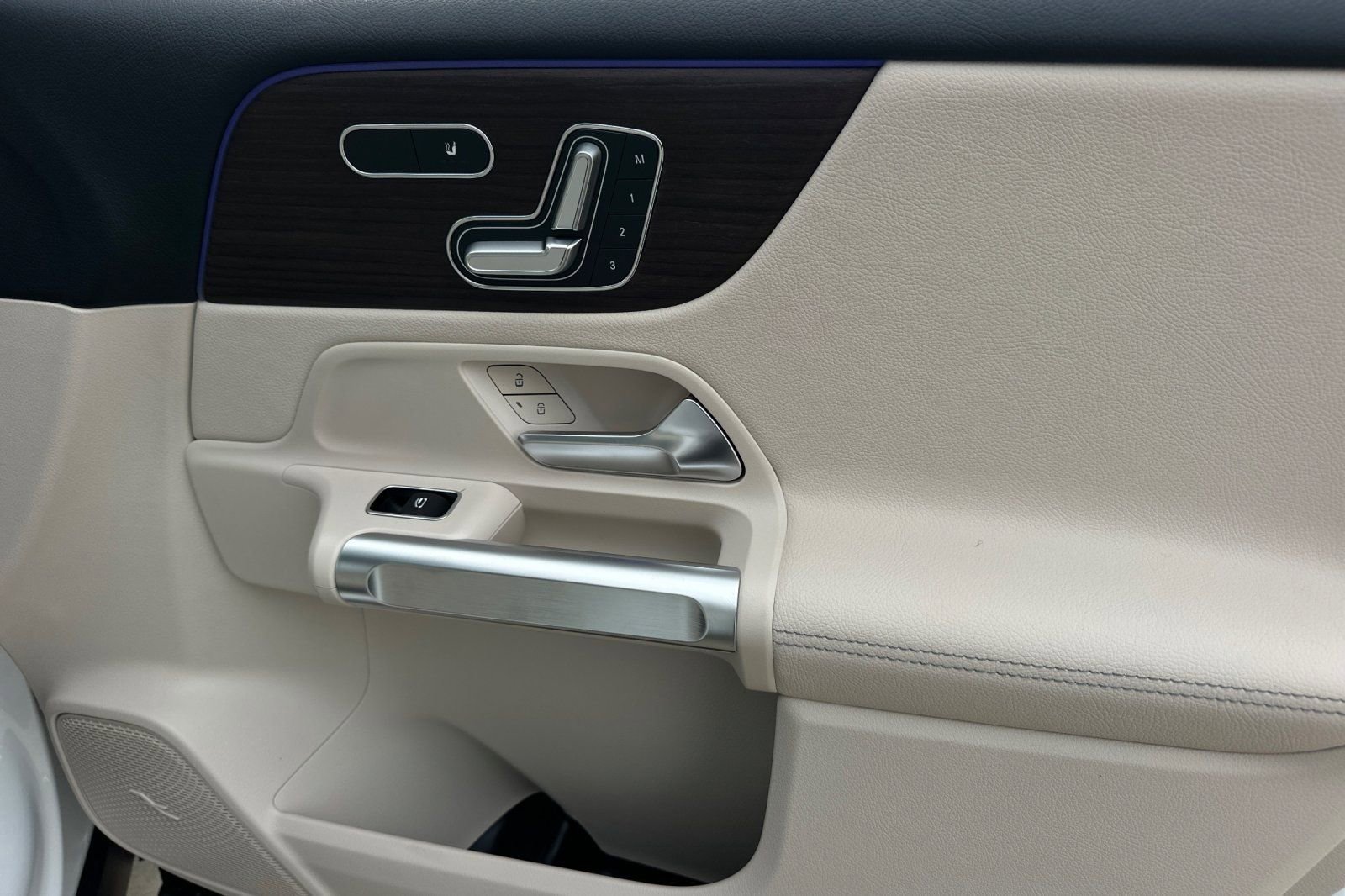 New 2026 Mercedes-Benz GLB 250 image 32