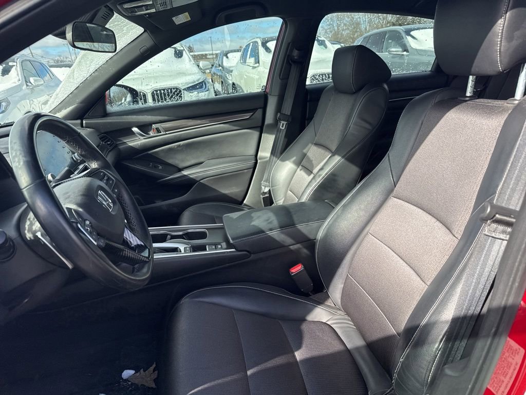 Used 2018 Honda Accord Sport image 8