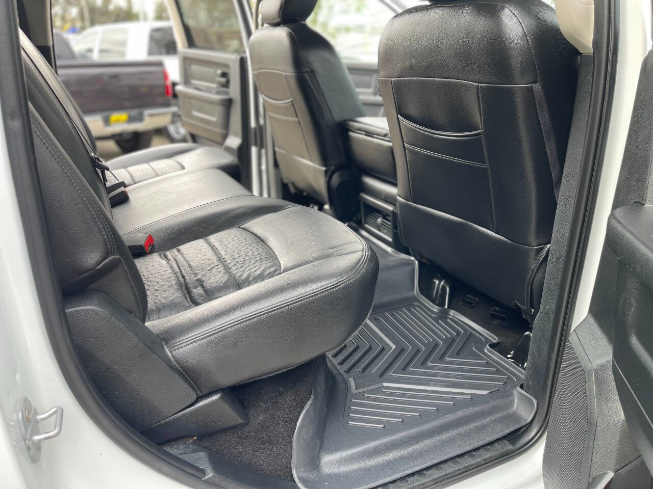 Used 2015 RAM 2500 Tradesman w/ Chrome Appearance Group image 33