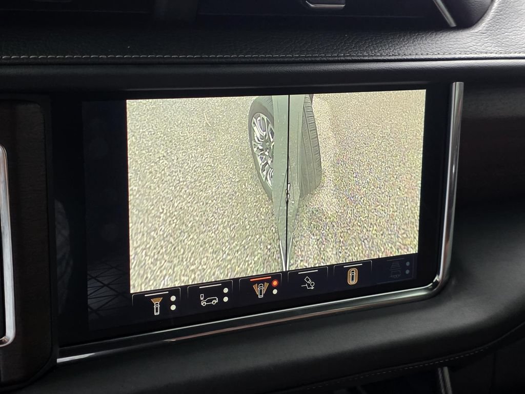Used 2023 GMC Yukon Denali Ultimate AWD/4WD image 33