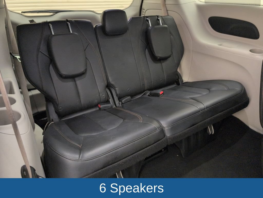 Used 2017 Chrysler Pacifica Touring-L FWD image 16
