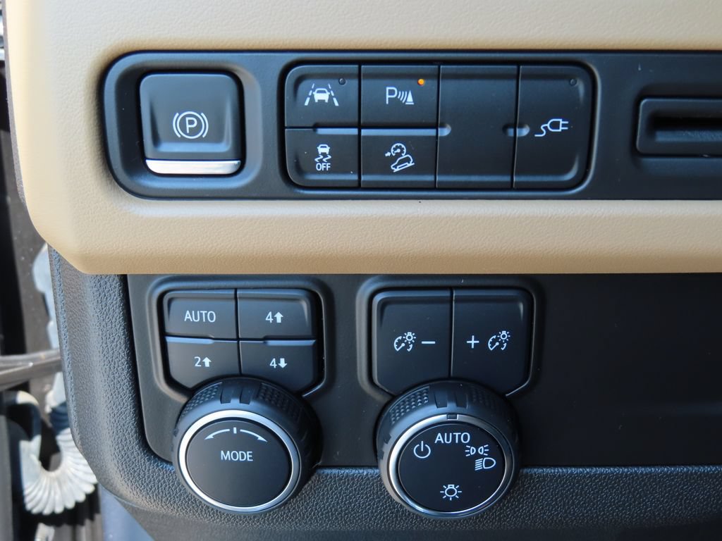 Used 2022 Chevrolet Tahoe Premier AWD/4WD image 9